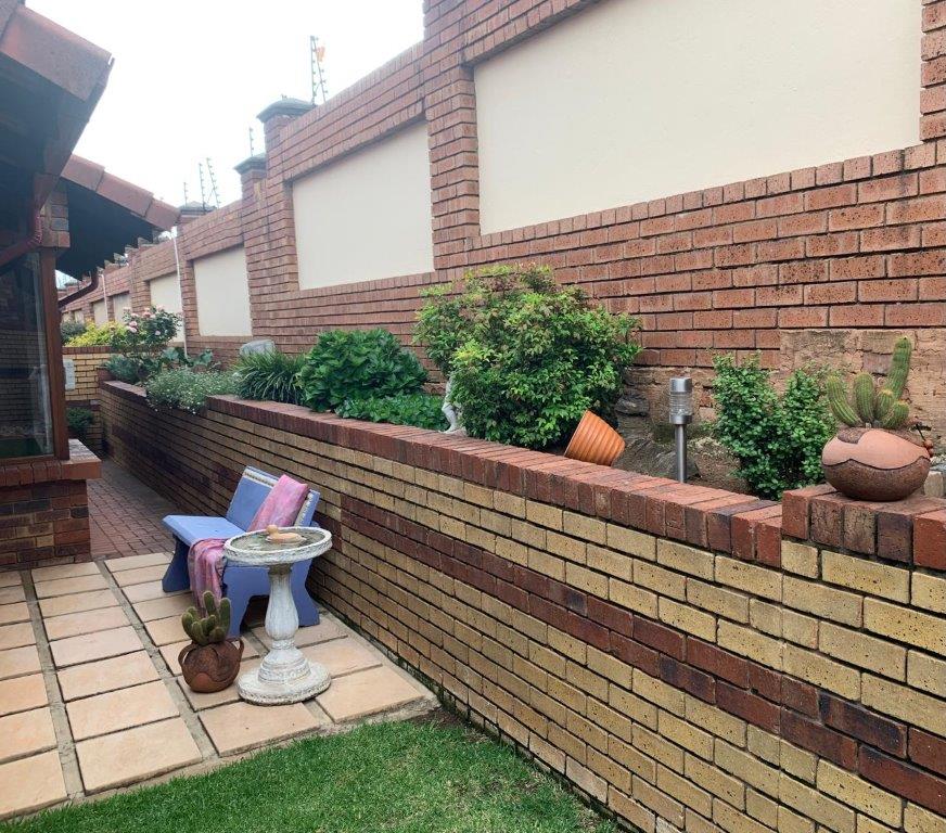3 Bedroom Property for Sale in Van Riebeeck Park Gauteng