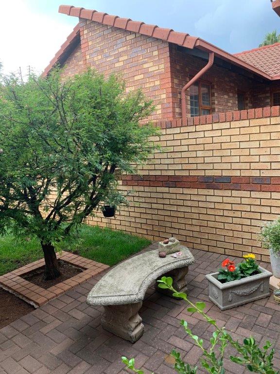 3 Bedroom Property for Sale in Van Riebeeck Park Gauteng