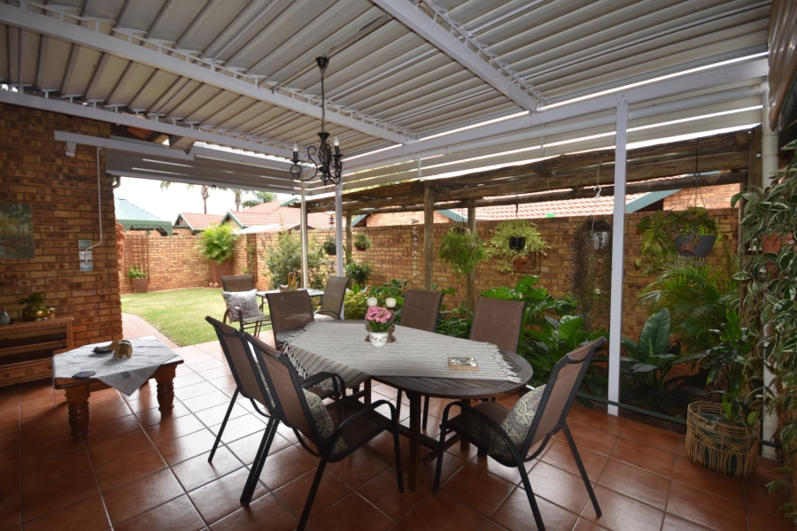 3 Bedroom Property for Sale in Magalieskruin Gauteng