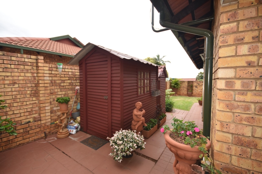 3 Bedroom Property for Sale in Magalieskruin Gauteng