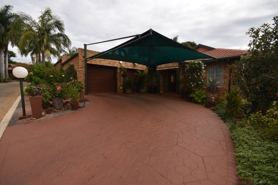 3 Bedroom Property for Sale in Magalieskruin Gauteng