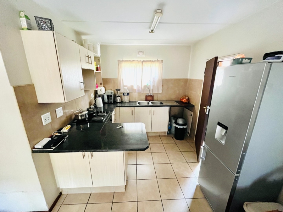 2 Bedroom Property for Sale in Erand Gardens Gauteng