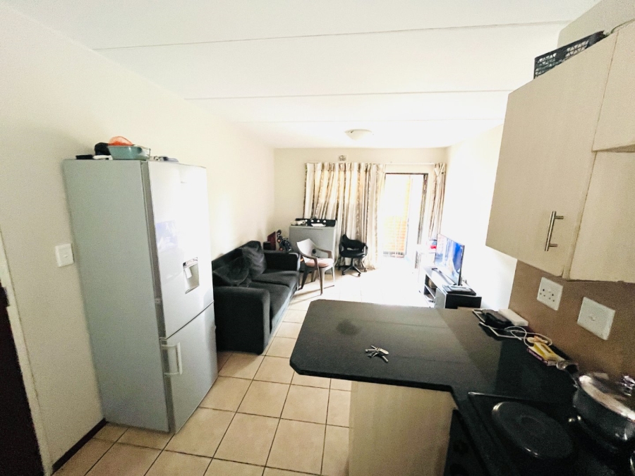 2 Bedroom Property for Sale in Erand Gardens Gauteng
