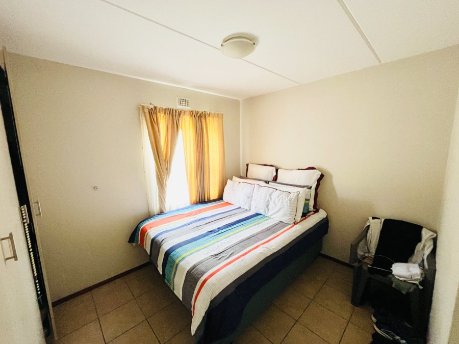 2 Bedroom Property for Sale in Erand Gardens Gauteng