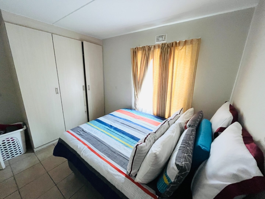 2 Bedroom Property for Sale in Erand Gardens Gauteng