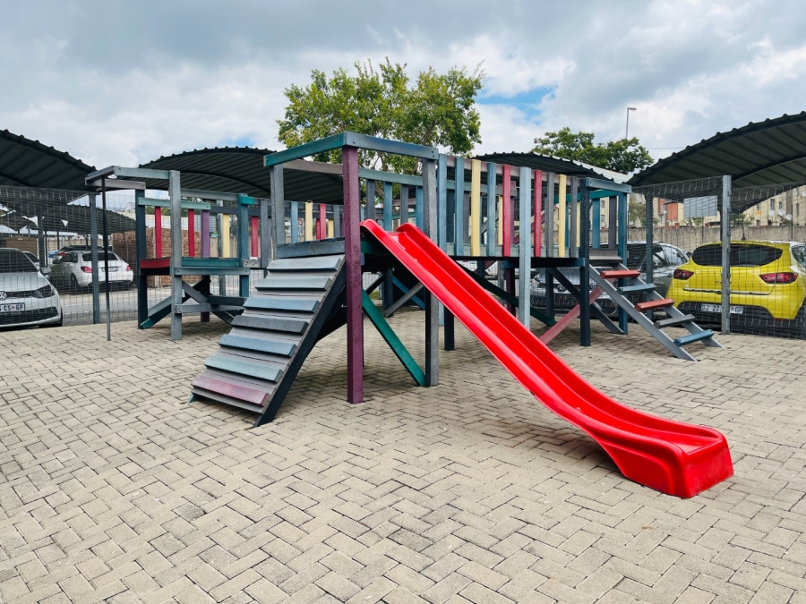 2 Bedroom Property for Sale in Erand Gardens Gauteng