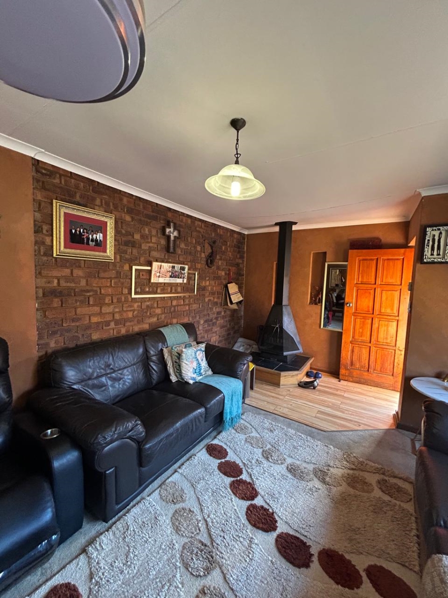 4 Bedroom Property for Sale in Zwartkop Gauteng