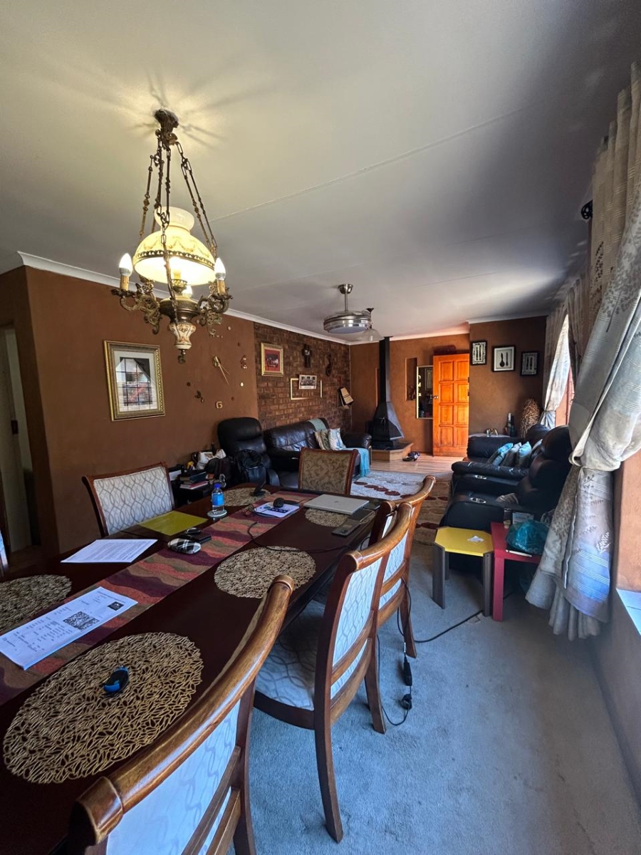 4 Bedroom Property for Sale in Zwartkop Gauteng