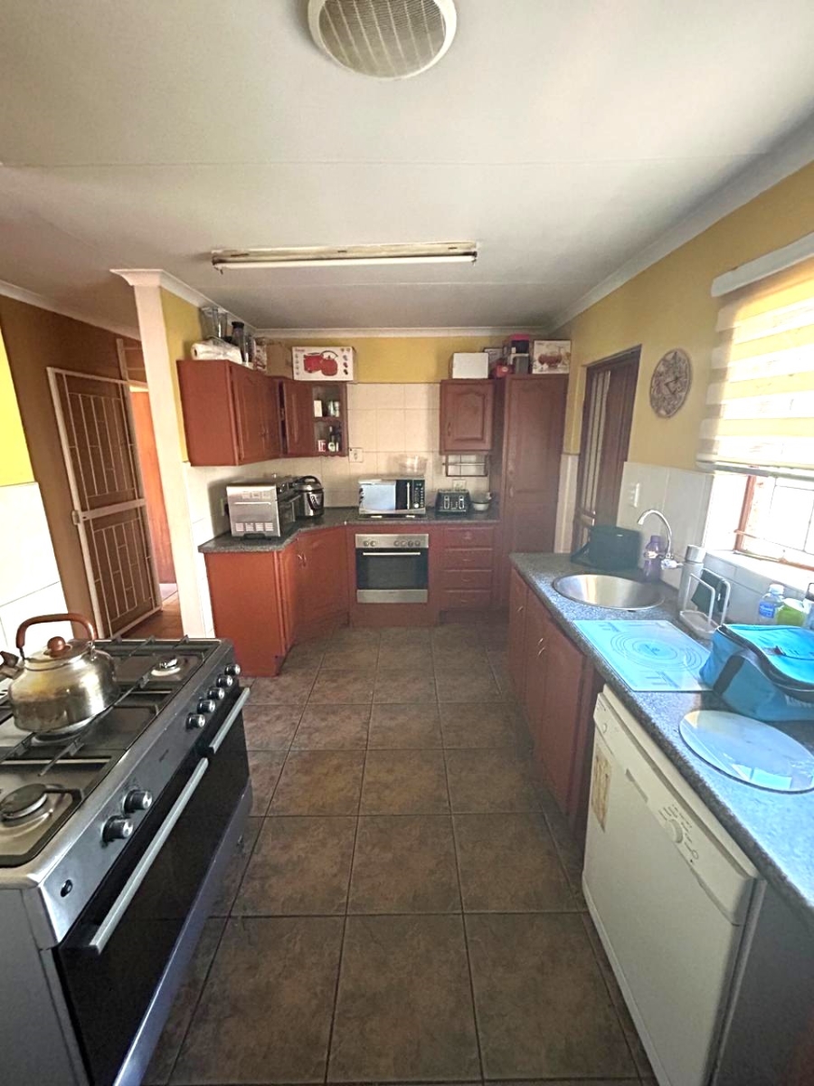 4 Bedroom Property for Sale in Zwartkop Gauteng