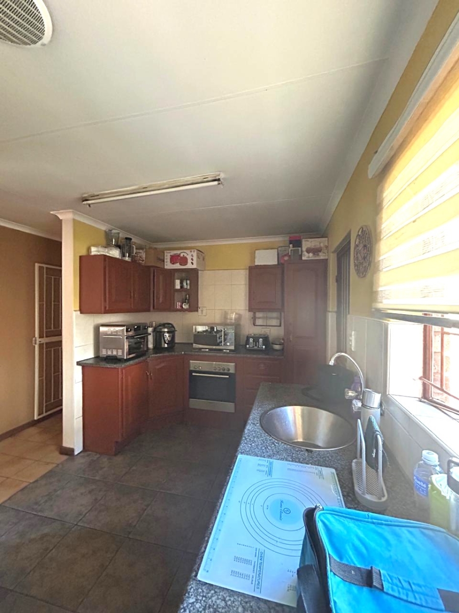 4 Bedroom Property for Sale in Zwartkop Gauteng