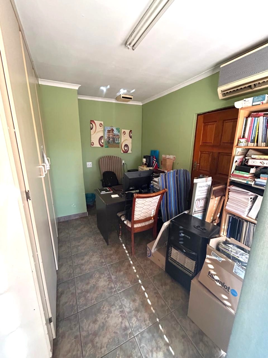 4 Bedroom Property for Sale in Zwartkop Gauteng