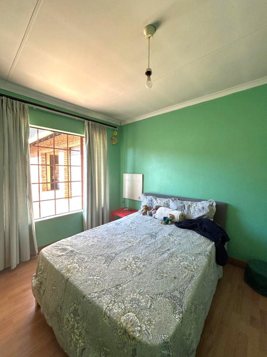 4 Bedroom Property for Sale in Zwartkop Gauteng