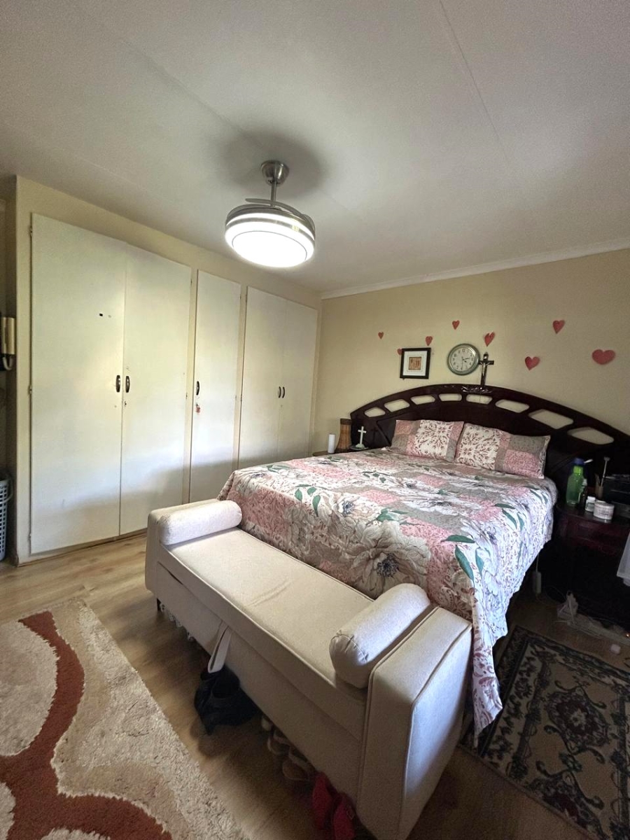 4 Bedroom Property for Sale in Zwartkop Gauteng