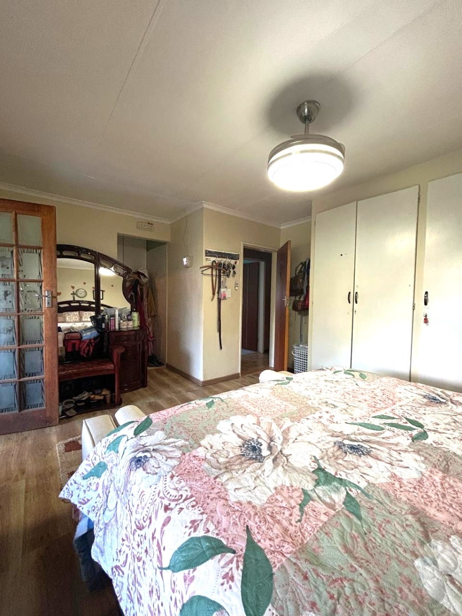 4 Bedroom Property for Sale in Zwartkop Gauteng