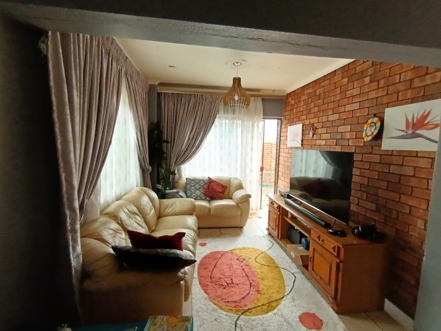 3 Bedroom Property for Sale in Theresa Park Gauteng