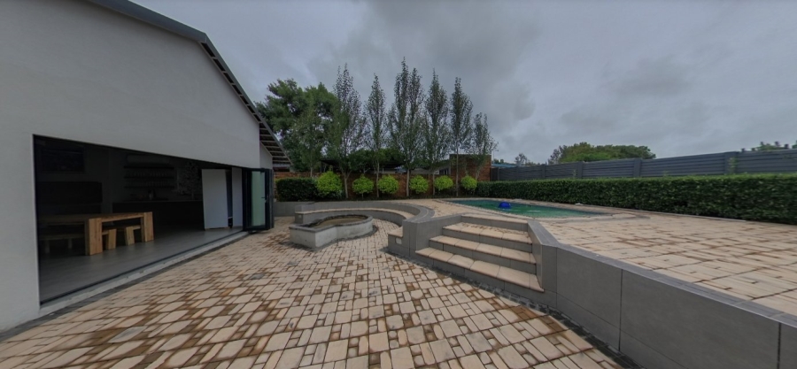 To Let  Bedroom Property for Rent in Waverley Gauteng