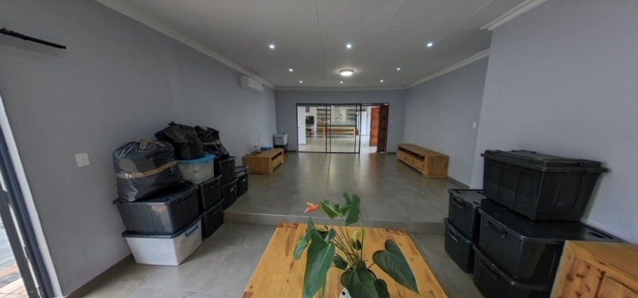 To Let  Bedroom Property for Rent in Waverley Gauteng