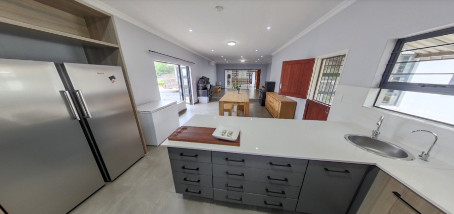 To Let  Bedroom Property for Rent in Waverley Gauteng