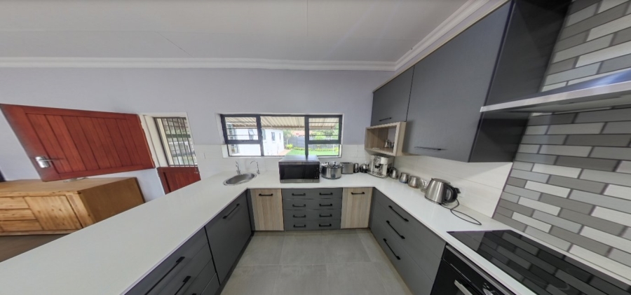 To Let  Bedroom Property for Rent in Waverley Gauteng