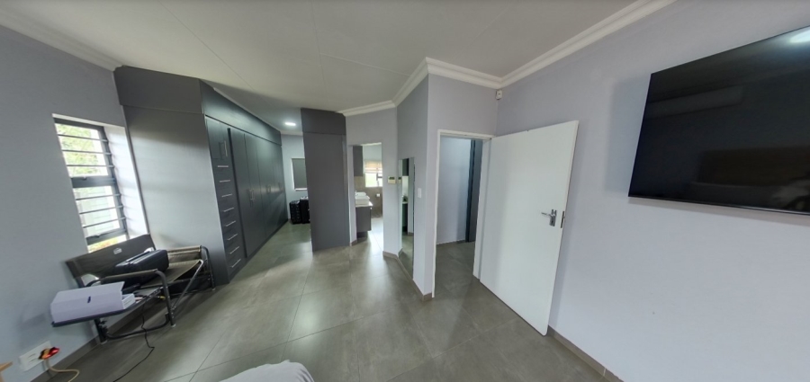 To Let  Bedroom Property for Rent in Waverley Gauteng