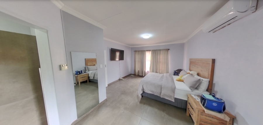 To Let  Bedroom Property for Rent in Waverley Gauteng