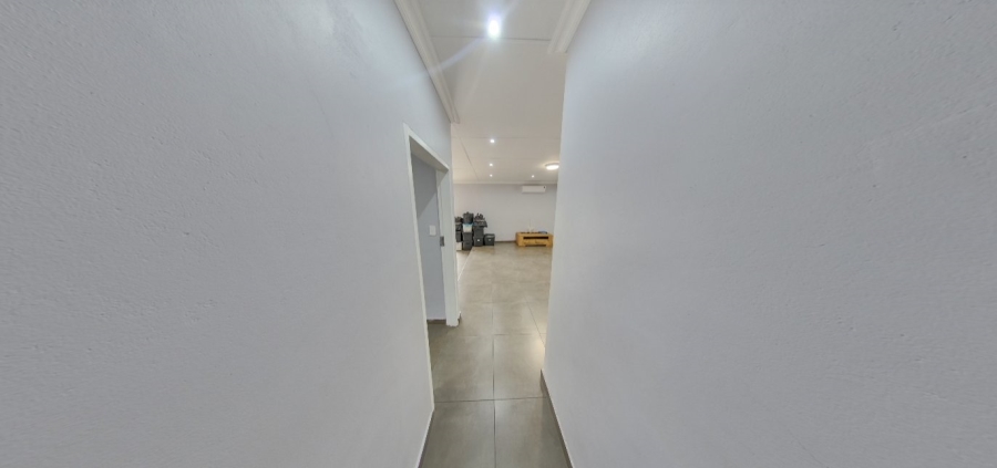 To Let  Bedroom Property for Rent in Waverley Gauteng