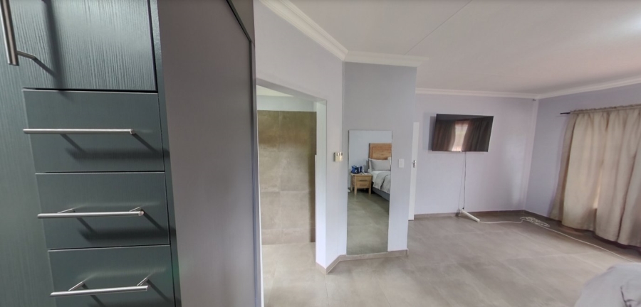 To Let  Bedroom Property for Rent in Waverley Gauteng