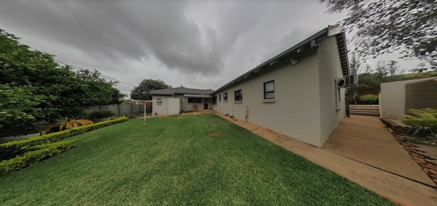 To Let  Bedroom Property for Rent in Waverley Gauteng