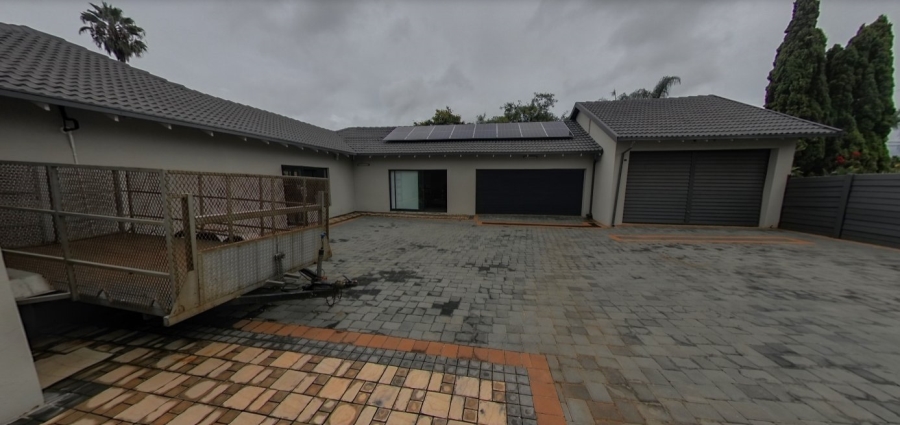 To Let  Bedroom Property for Rent in Waverley Gauteng