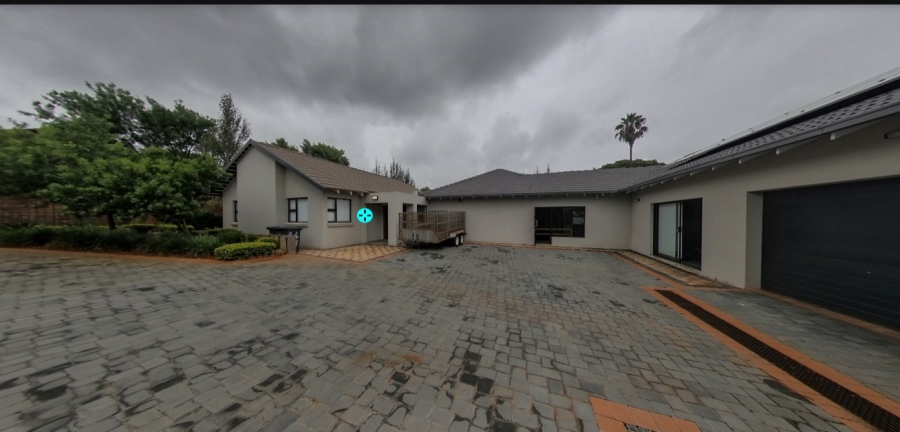To Let  Bedroom Property for Rent in Waverley Gauteng