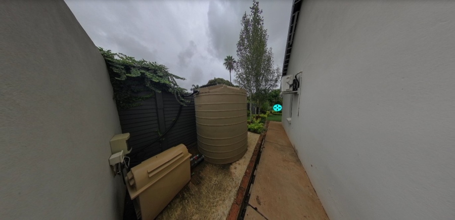 To Let  Bedroom Property for Rent in Waverley Gauteng