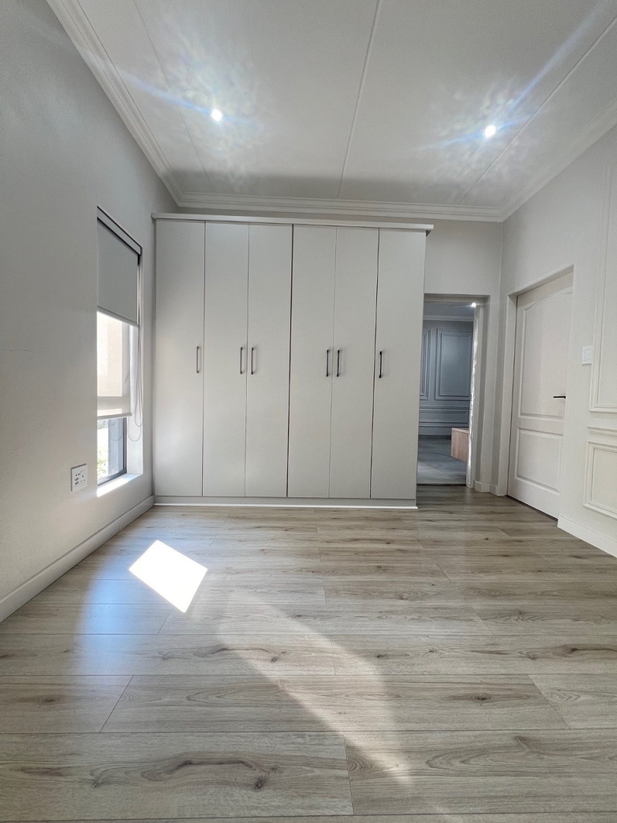 To Let 2 Bedroom Property for Rent in Bryanston Gauteng
