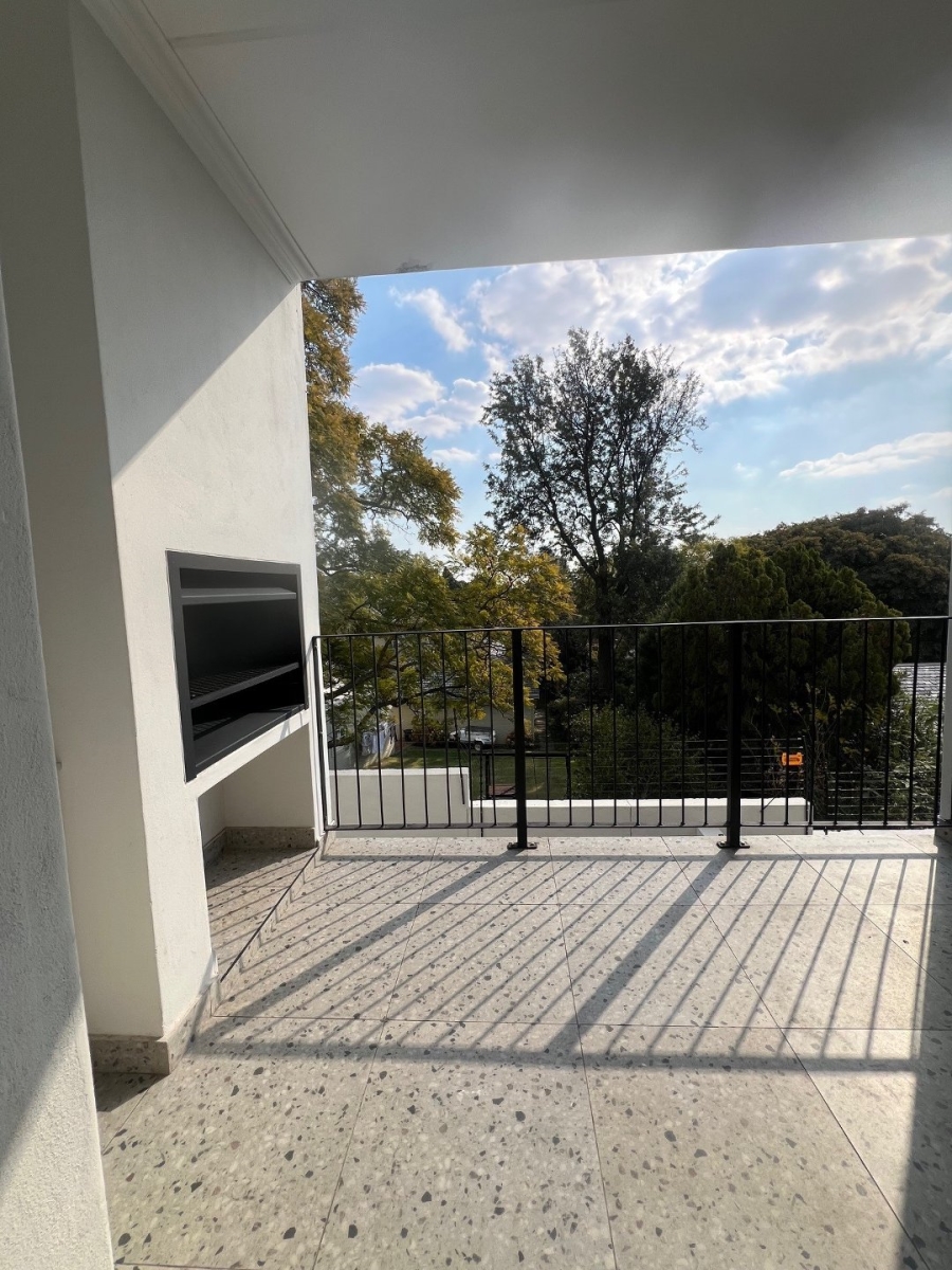 To Let 2 Bedroom Property for Rent in Bryanston Gauteng