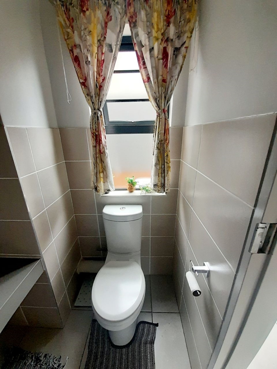 3 Bedroom Property for Sale in Rooihuiskraal North Gauteng