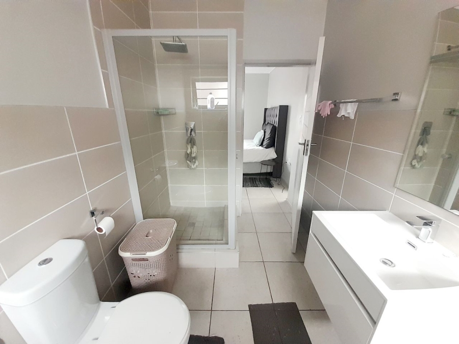 3 Bedroom Property for Sale in Rooihuiskraal North Gauteng