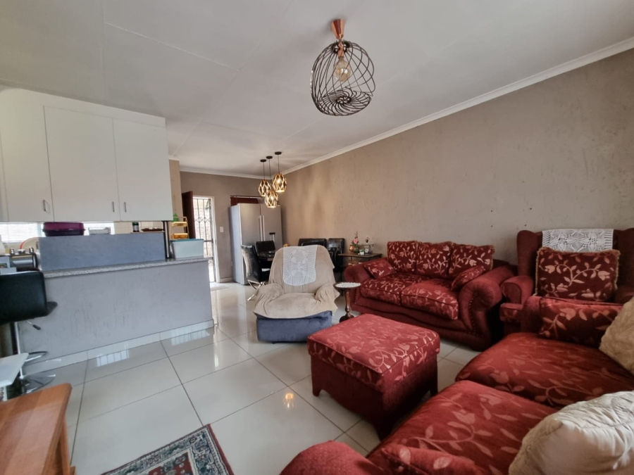 To Let 3 Bedroom Property for Rent in Buccleuch Gauteng