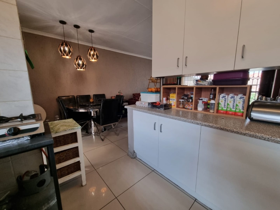 To Let 3 Bedroom Property for Rent in Buccleuch Gauteng