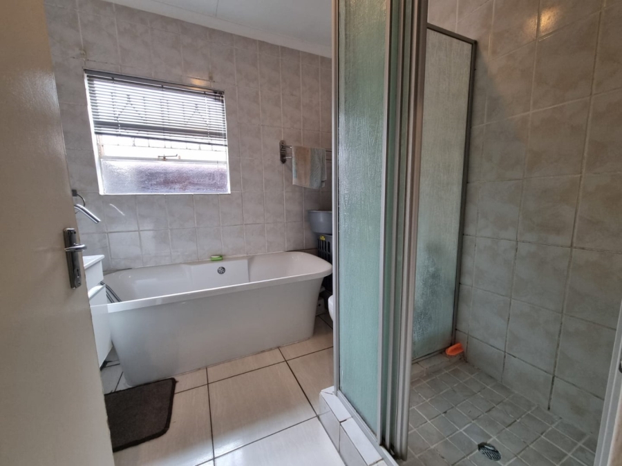 To Let 3 Bedroom Property for Rent in Buccleuch Gauteng