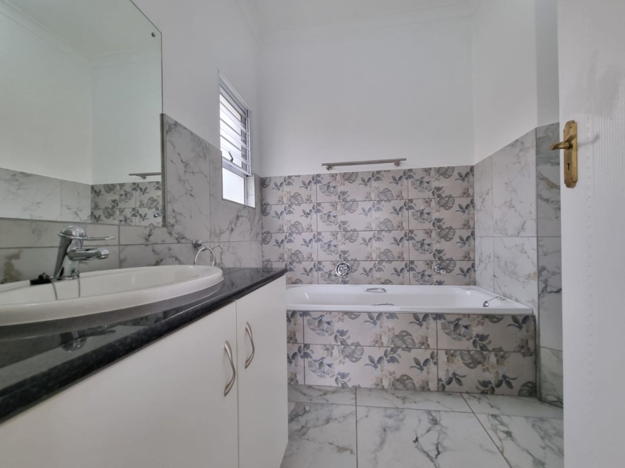 To Let  Bedroom Property for Rent in Illovo Gauteng