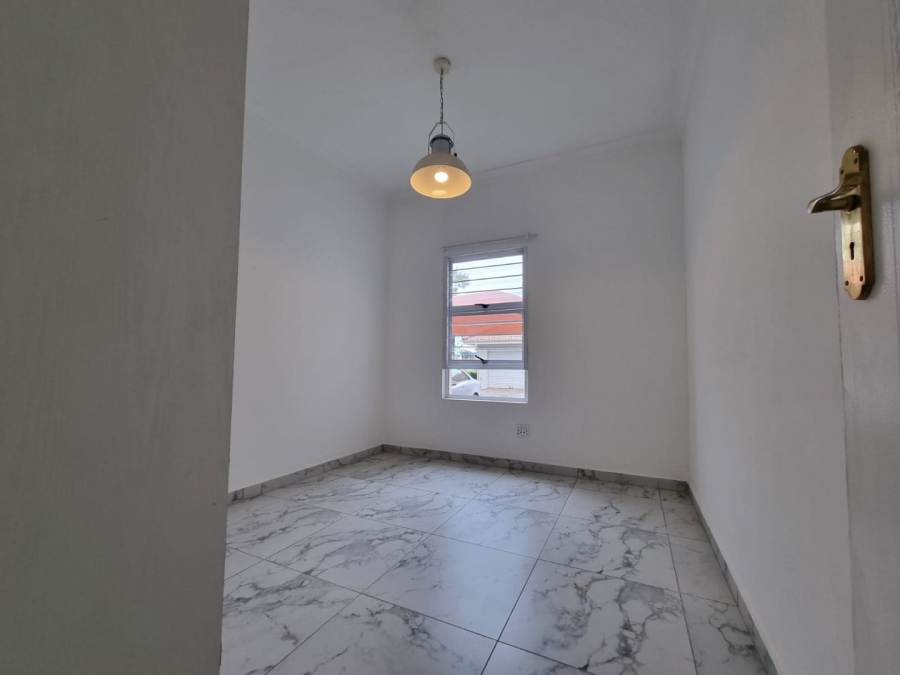 To Let  Bedroom Property for Rent in Illovo Gauteng