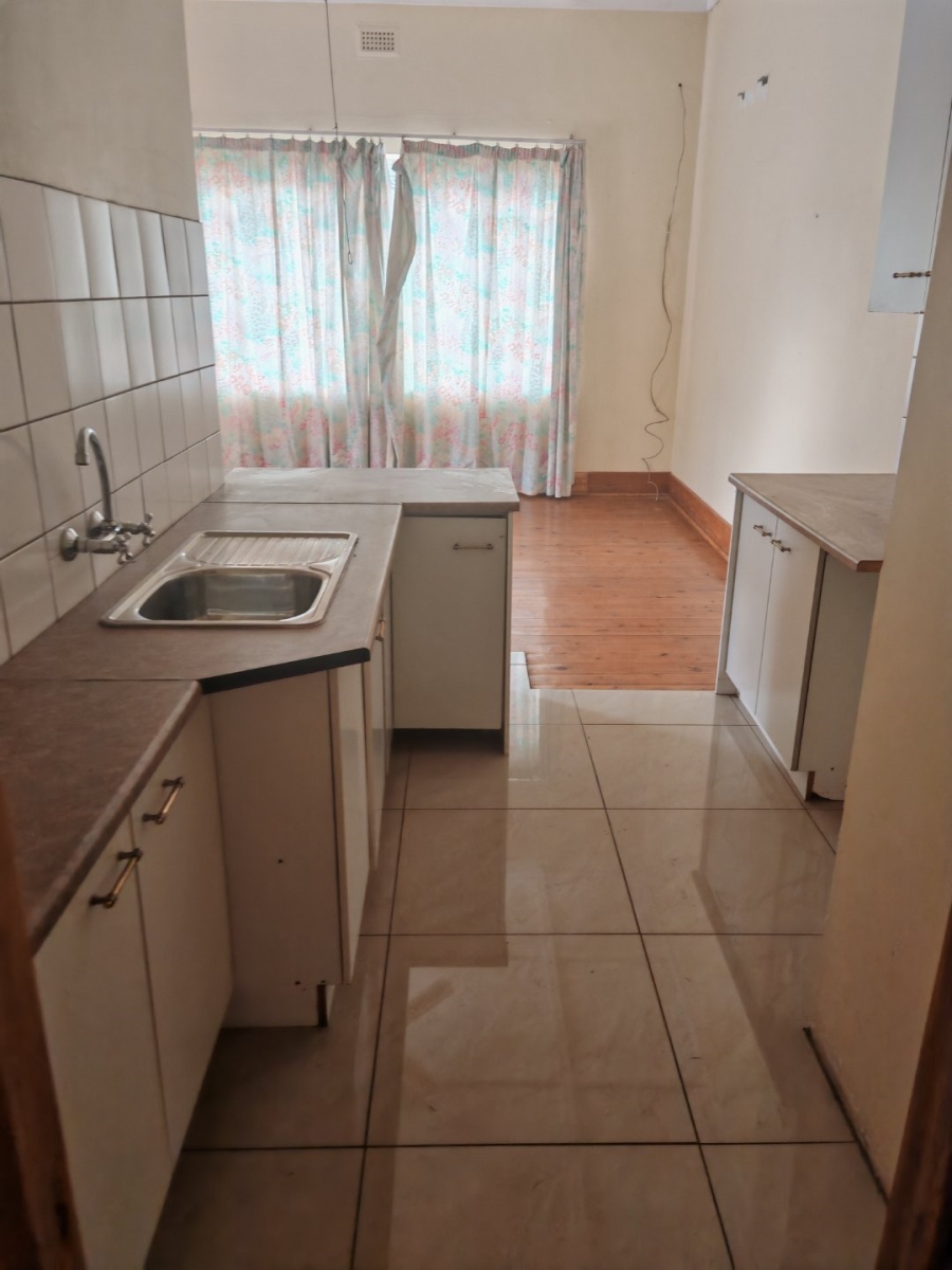 8 Bedroom Property for Sale in Observatory Gauteng