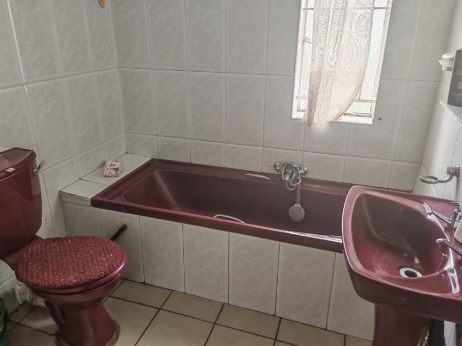 8 Bedroom Property for Sale in Observatory Gauteng