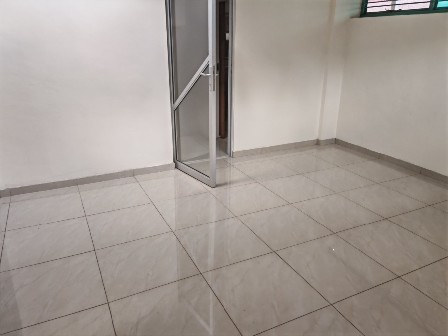 8 Bedroom Property for Sale in Observatory Gauteng