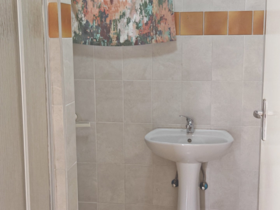 8 Bedroom Property for Sale in Observatory Gauteng