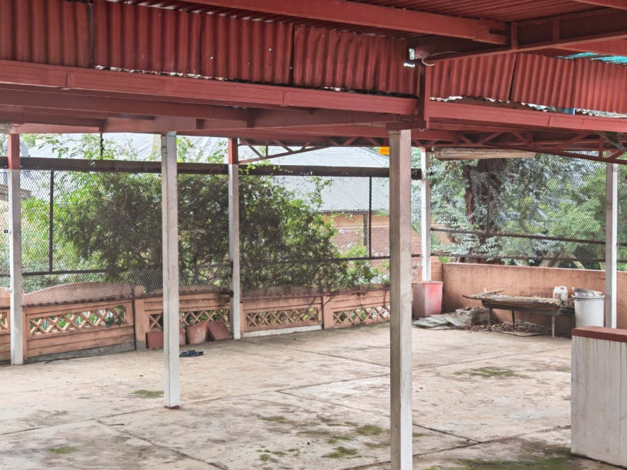 8 Bedroom Property for Sale in Observatory Gauteng