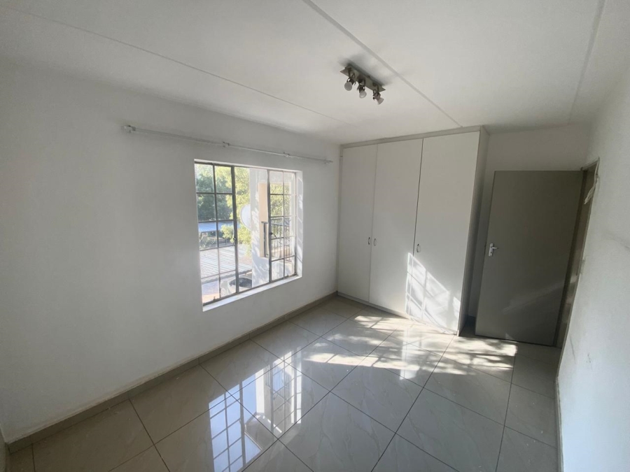 To Let 2 Bedroom Property for Rent in North Riding Gauteng