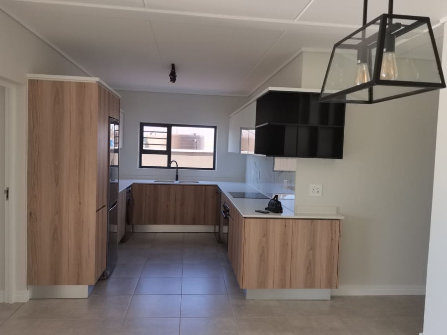 To Let 3 Bedroom Property for Rent in Waterfall Gauteng