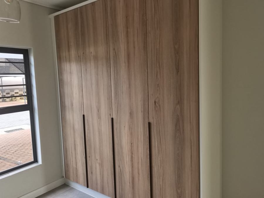 To Let 3 Bedroom Property for Rent in Waterfall Gauteng