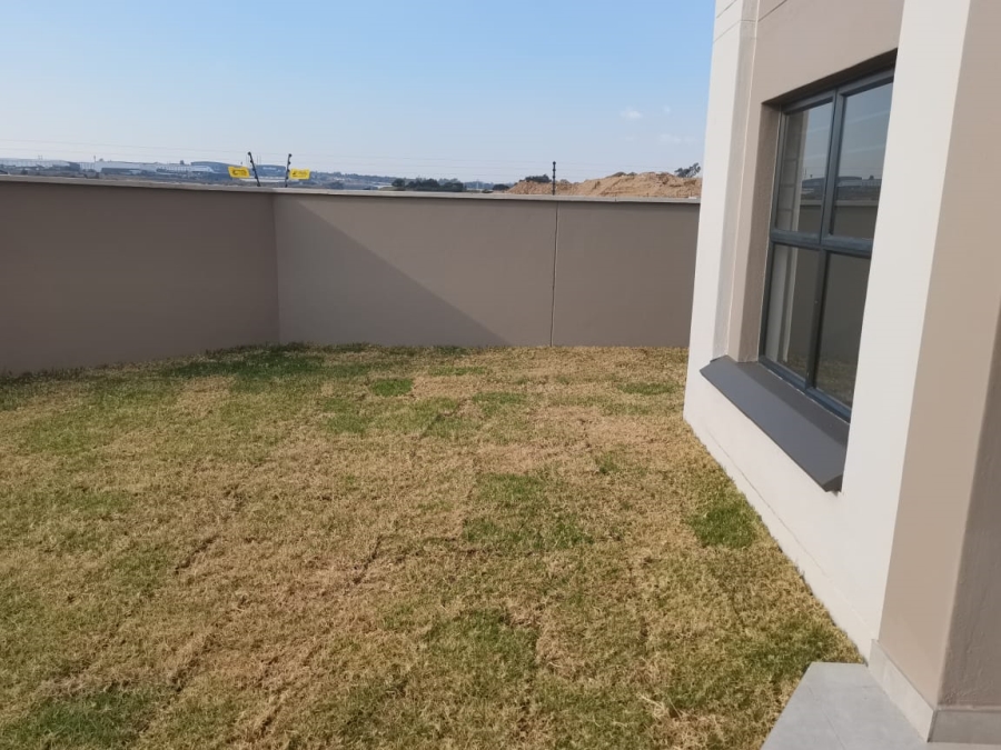 To Let 3 Bedroom Property for Rent in Waterfall Gauteng