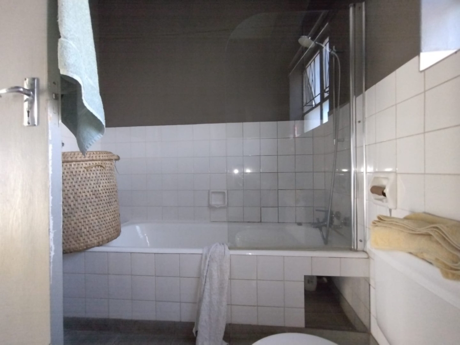 To Let 1 Bedroom Property for Rent in Parkview Gauteng